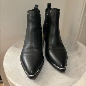 Size 6 Marc Fisher leather booties